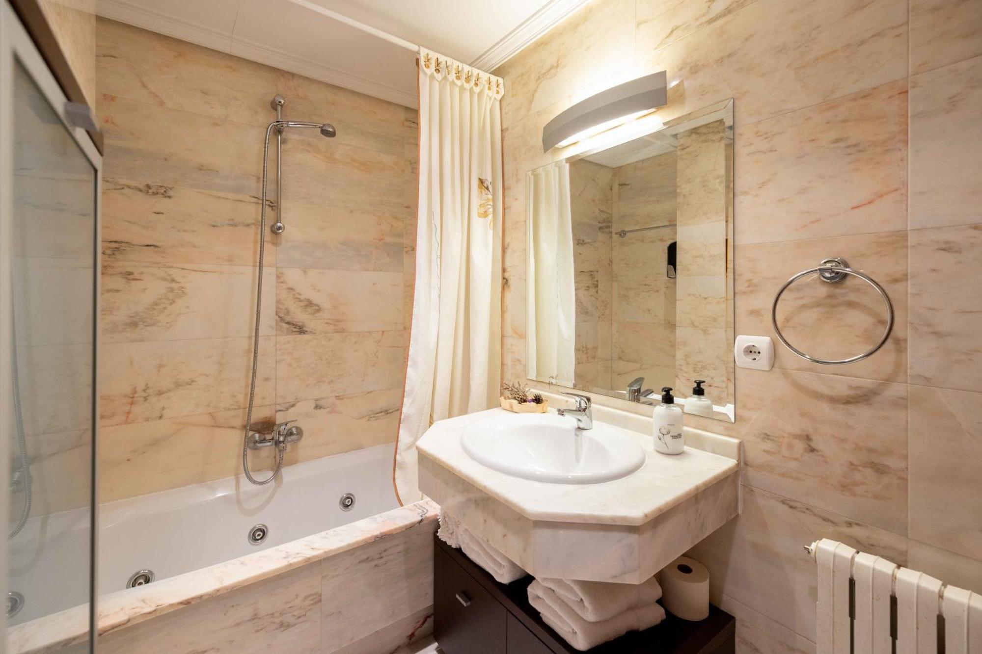 Apartamento Spiticasa ซานติอาโก เด กอมโปสเตลา ภายนอก รูปภาพ